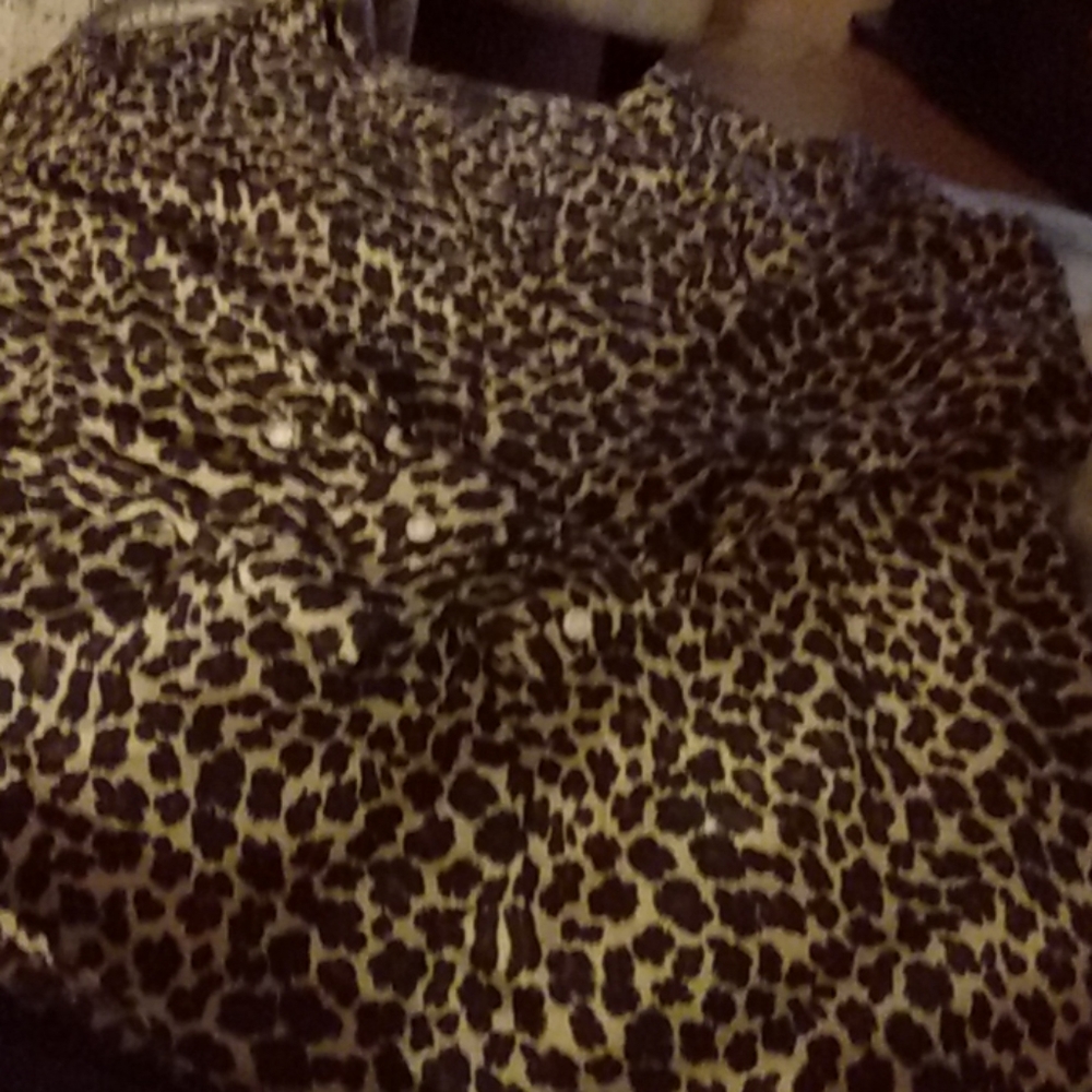 Womens sz Med leopard print blouse